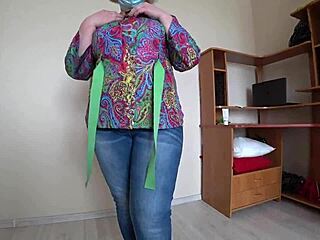 came for girlfriend but milf strapon fucks me doggystyle big butt shaking??