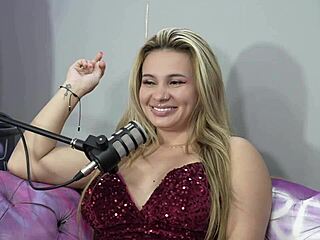 Sara films podcast... karen sleent rubia caliente sexy!