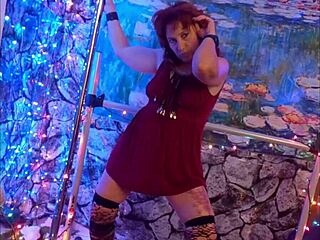 steffi's big pussy lips dance hotwife tease