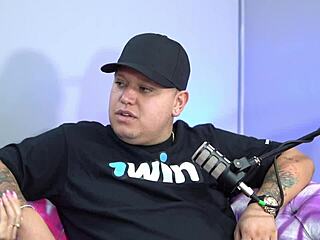 Sara films podcast... karen sleent rubia caliente sexy!