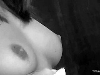 kelly kline begs for hardcore doggystyle since home alone soon