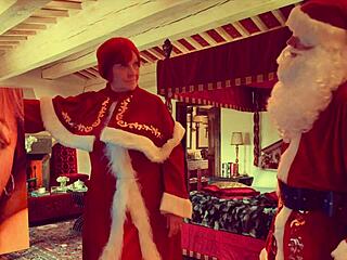 Granny Carmen's Christmas suck ride sleigh on Santa cowgirl missionary cum!