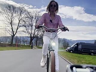 Miss Daisy Diamond's WHEEL BIKE VLOG flaunts ass worship