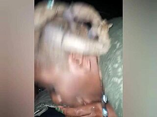 Pompino rubato in macchina angolazione raw