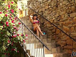 skinny brunette squirts outdoors on huge cock part 1