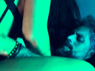 i'd love a guy who worships my feet, licks toes and soles too 😏👣💋