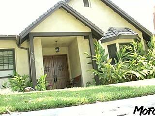 how does horny amateur take doggystyle pounding so well!