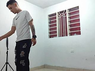 My curvy mature Colombian with huge ass fucks her boyfriend hard