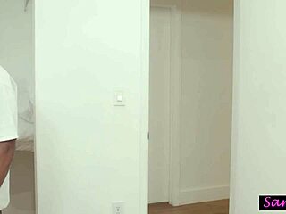 बीबीसी ब्रिकजिला ने सारा जे की मिल्फ गांड हार्ड इंटररेशियल राइड में स्ट्रेच की