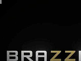 TEASE HIM TILL HE BREAKS with Hayley Davies' bubble butt action