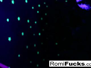 romi rain and dani get wet in black-light lesbian play 😈🍑💦