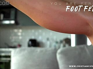 damn your colombian feet got me hooked for quickie licking