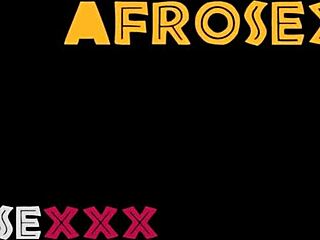 Fresh cock stretches my thick body good??