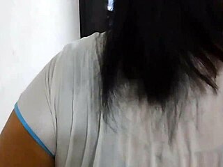 रोक न सका... ये सेक्सी मोटी स्लट ने बहकाया और गर्म माल से नहलाया