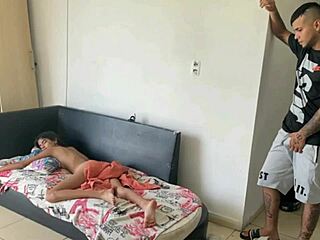 me encanta quedarme sola en casa con mi hermanastro completa historia