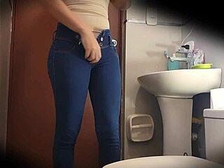 hidden cam catches sexy colombian college girl's fat ass shower