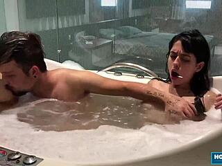 kinky scarlett taylor shares that fat dick right with her girlfriend