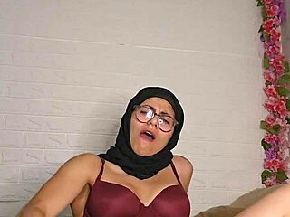 ohh im jumpin on this 12inch bbc dildo sooo deep mia niqab