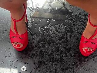 wanna see her squirt all over atlanta with bbc ripping clothes?