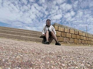 i can't stop watching teacher squirt in class misscreamy