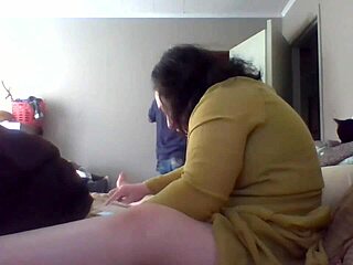 wife shows ya how to fold clothes right 😏 big natural tits bouncing everywhere 👀