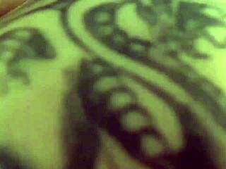 Novinha stuffs 4 fingers deep!