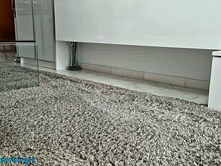 Cute Milf Squirts Wild on Sybian Machine!