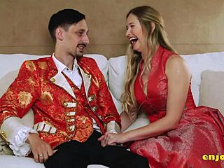 blonde bimbo luvs deepthroatin smooth cooch n fuckin hard!!