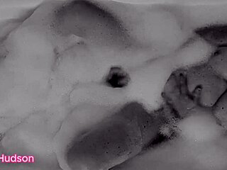 wanna watch kity hudson finger her hairy pussy in the bath with toys?