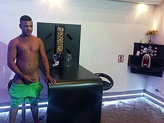 suzie slut bares ass for bruninho bombom's motel anal fisting ride