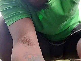 taking my indoor workout routine outside for some private practice 🏋️‍♀️