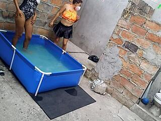 lihat wanita india atletis dan latina gemuk flashing sensual bodies poolside