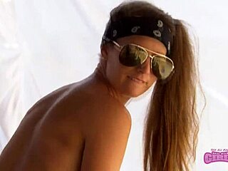 whoa these rock fest sluts flashed everything backstage daytime... so real and sexy!! 😲🔥