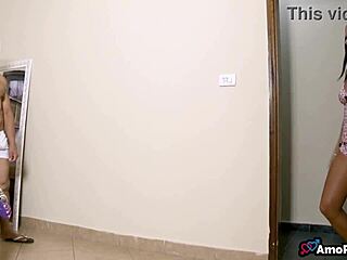 ei padrasto, você comeu ela comigo no quarto?