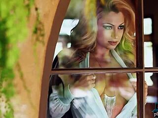 Jessica Vaughn and Samantha Autum bare all naturally