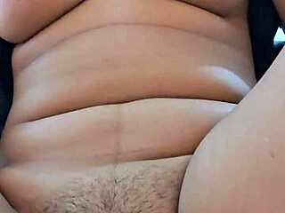 Beautiful latina cramming cucumber deep in shaved pussy?