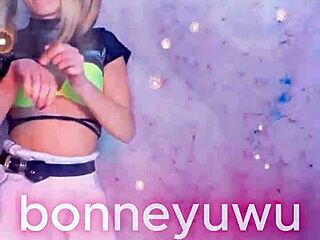 bonneyuwu shakes her cute argentinian ass in white skirt dance