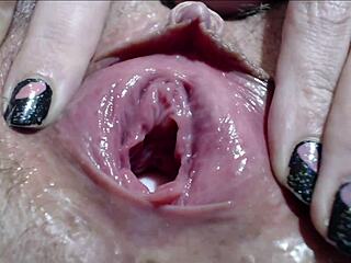 Close-up big clit pussy stuffed with fetish objects compilation