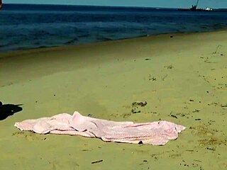 Hey, wanna meet this juicy beach milf and fuck her doggystyle?