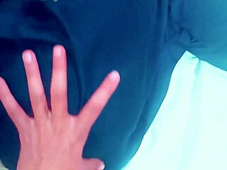 देसी स्कूलगर्ल 18+ को स्टेपभाई ने डॉर्म में क्लोजअप जोरदार चोदा!