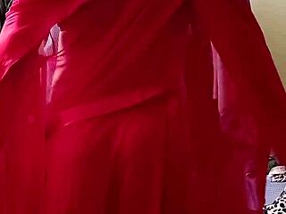 rocking my new red lingerie 😍🍑