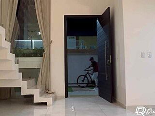 delivery guy fucks lonely curvy brunette alone at home