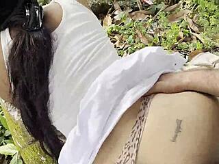 hermanastra flashes her big latina ass then swallows hubby's load 😍🍆💦