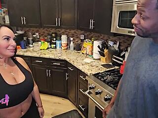 Curvy maid barebacks big black cock doggystyle deepthroat and pussy ride
