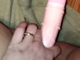 watch sexysassy ride her sex machine to orgasm??