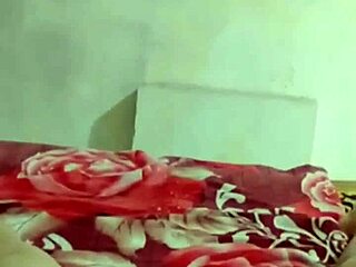 Indonesian auntie fucks huge cock raw.