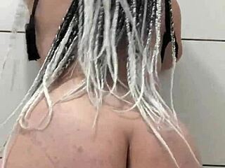 brazilian big tits beauty exibindo clit ass no banho 💦🔥