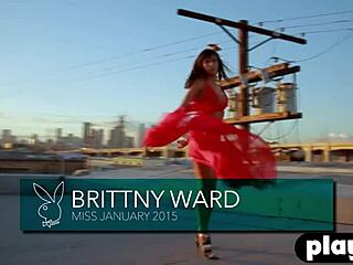 hey ebony milf eugenia, strip naked and show that bubble butt