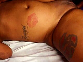 wanna see cum-covered pussy tribbing in ffm threesome?