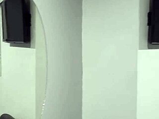 vecina gritona screams while i fuck her hard amateurs